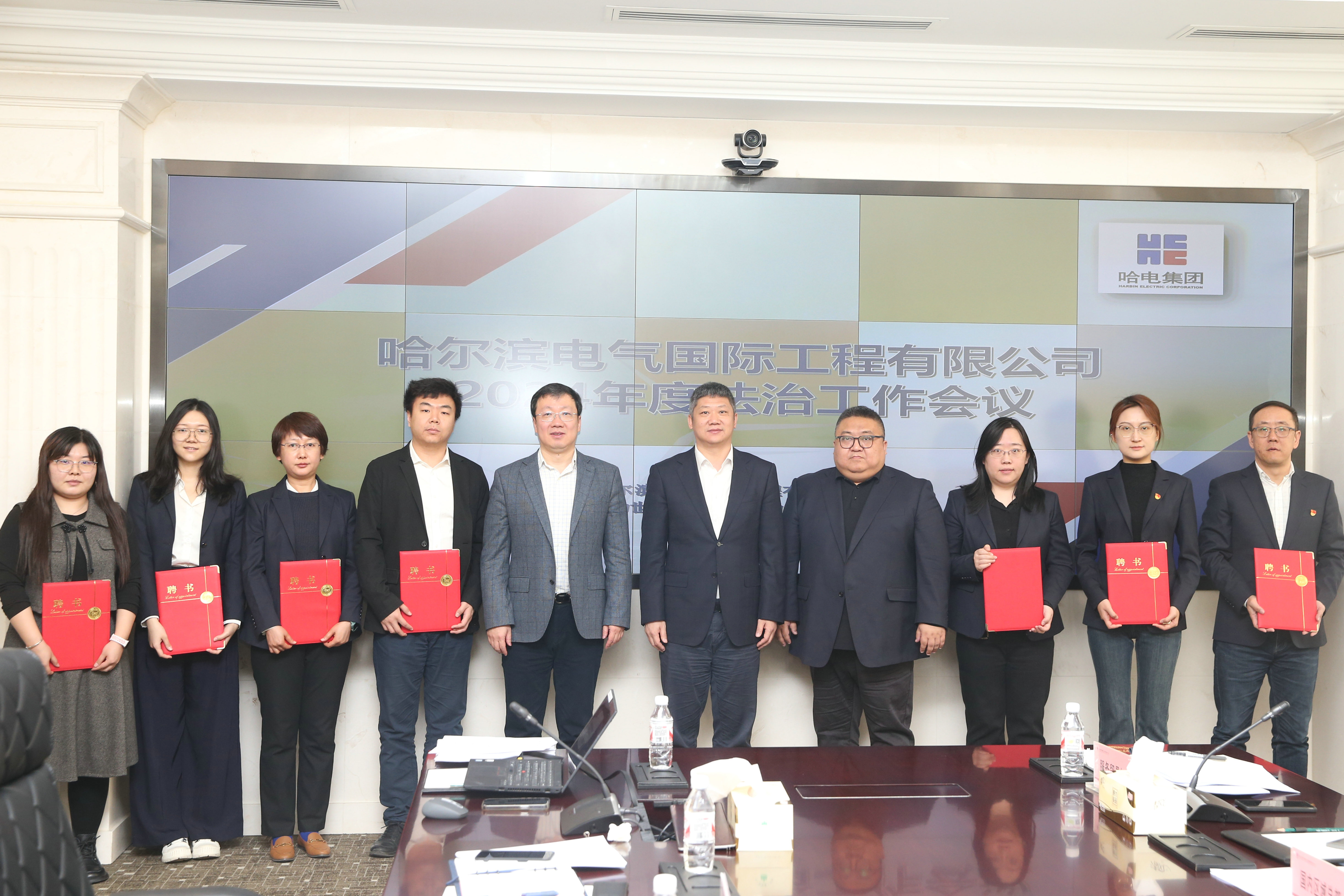 ng28(南宫)相信品牌的力量国际为部分重点部门法律顾问颁发聘书.jpg